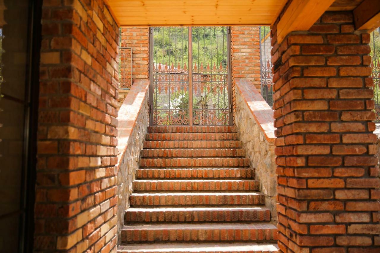 CHALET DILIJAN Hotel&Restauarant Exterior foto